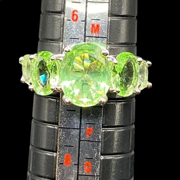 Sterling silver marked 925 five stone green ring peridot August birthstone - Picture 9 of 14